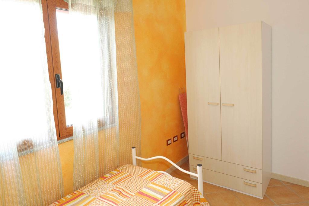 Residence Tanaunella Budoni Cameră foto